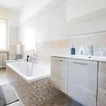 Reni House-bright Apartment+free Park Apartment *
