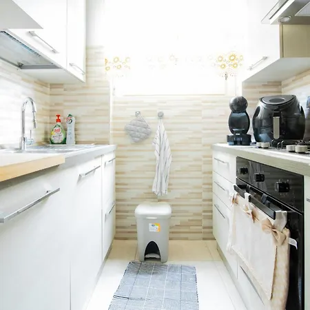 Reni House-bright Apartment+free Park Apartment