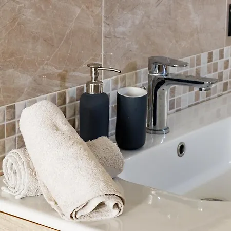 Reni House-bright Apartment+free Park Apartamento